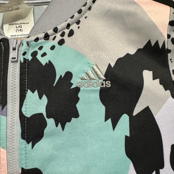 XL(14) Girls Adidas zip up all over print tricot jacket - Picture 2 of 7